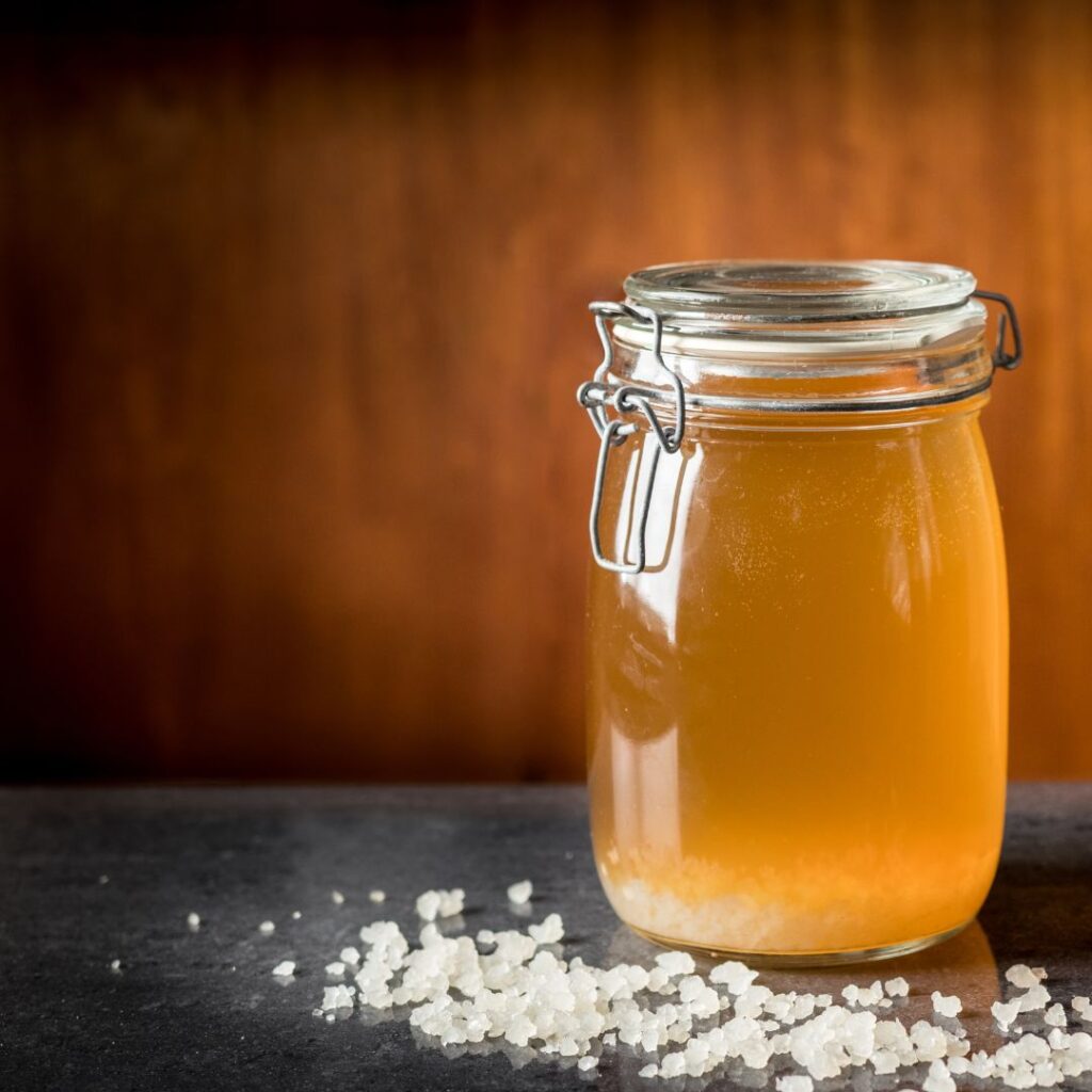 water kefir met waterkefirkorrels